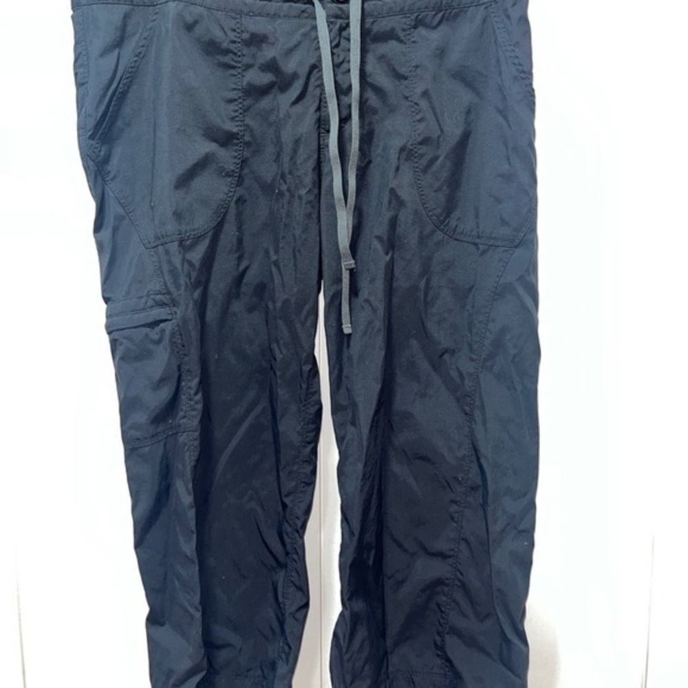 Eastern Mountain Sports Womens Size 4 Hiking Capri Pants Black Color